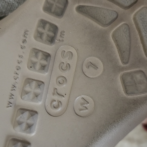 Crocs capri shimmer xband  summer sandal, slip on, neutral sandals. Women's  7 - Picture 5 of 7